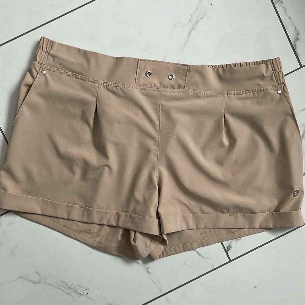 Mondetta Outdoor Project shorts